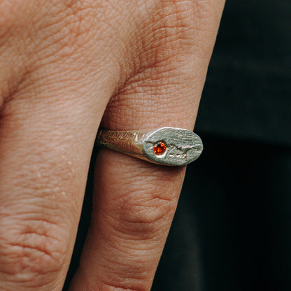 Pad Sapphire Oval Signet